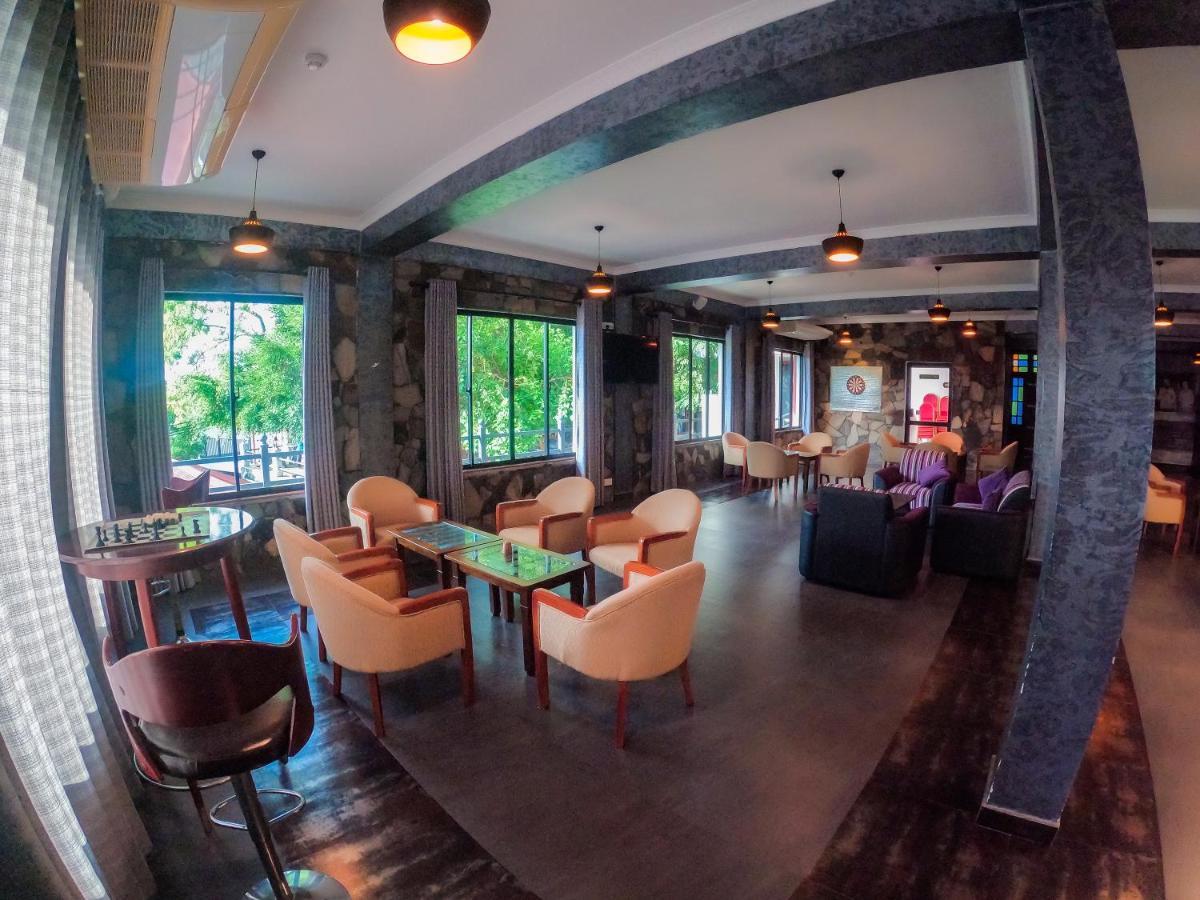 Centauria Wild Hotel Udawalawe Luaran gambar